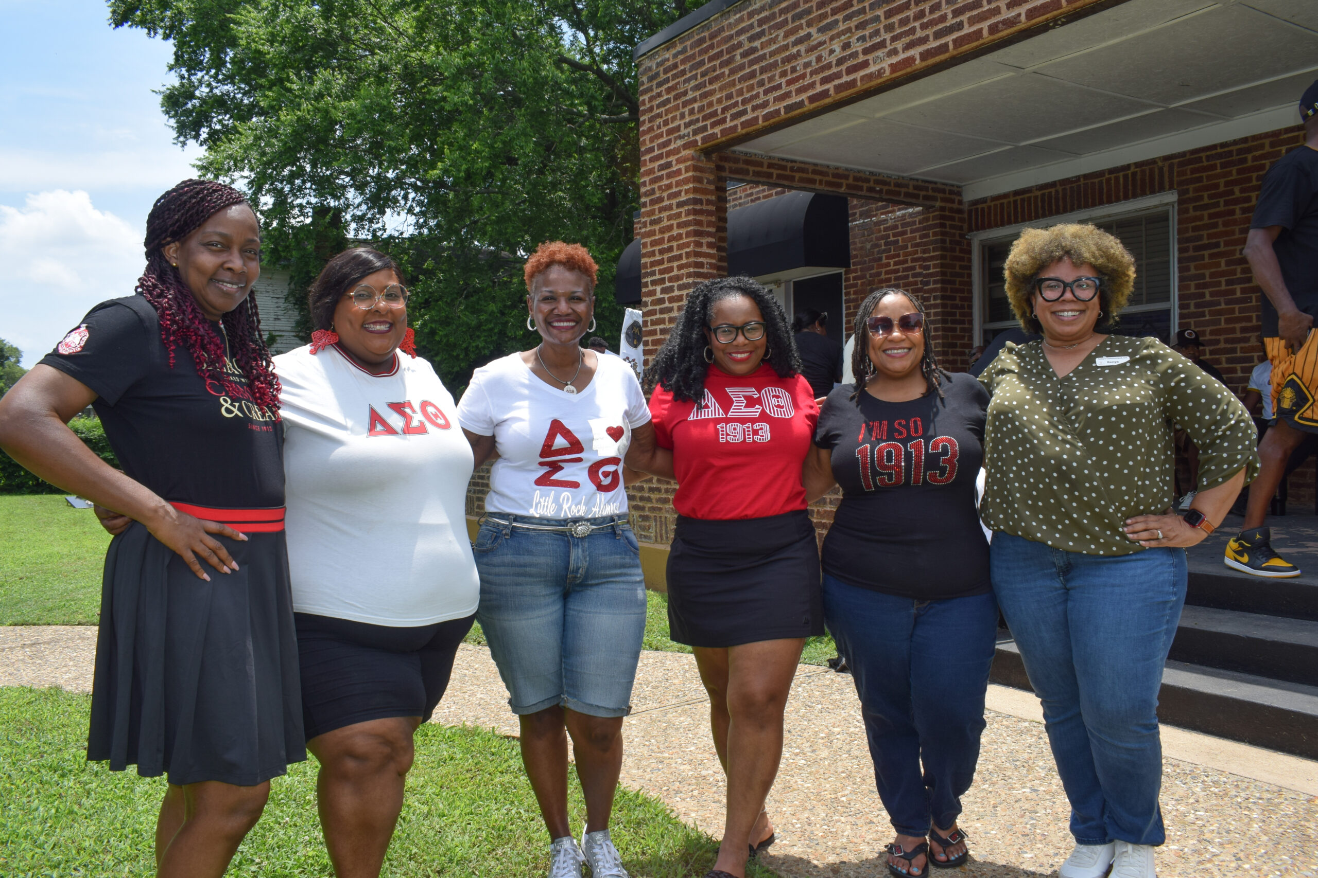The ladies of Delta Sigma Theta Sorority, Inc. Felecia Wilson, Teresa Rogers, Pamela Lewis, Osmenetta Beard, Judge Latonya Honorable, Kenya Eddings